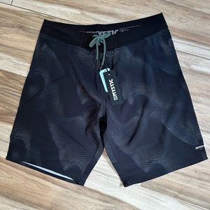 Mystic Boardshort new with tag size 34